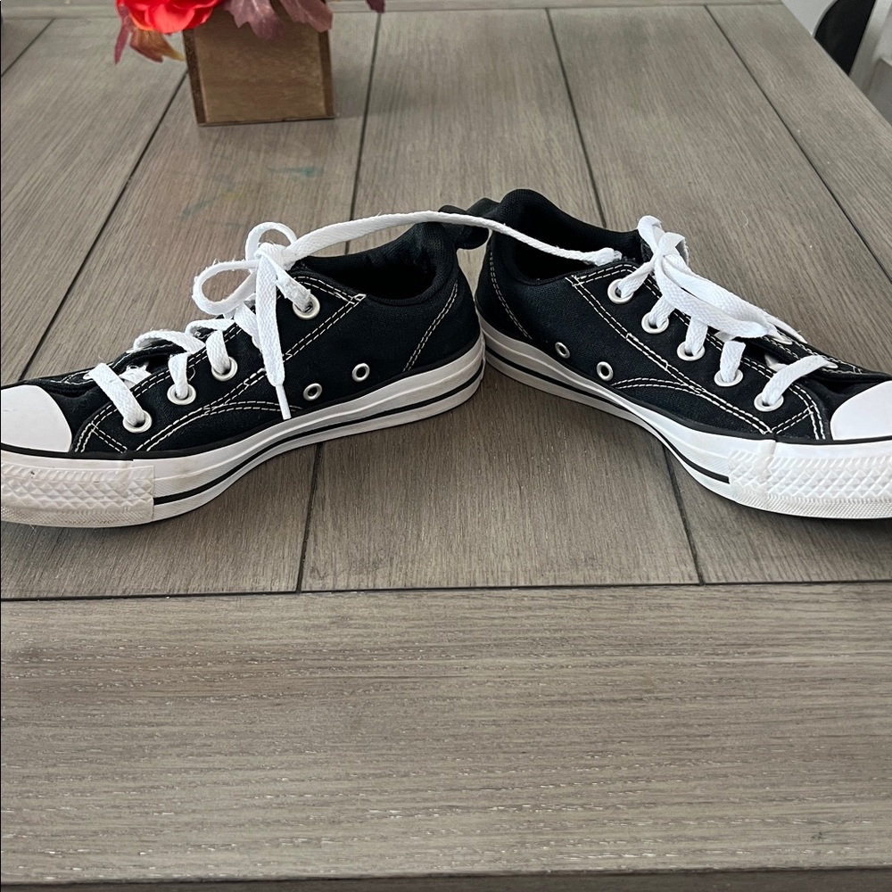 Black Low Top Converse - Youth Size 5 - Picture 6 of 7